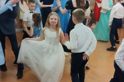 «В веселом вихре бала...»